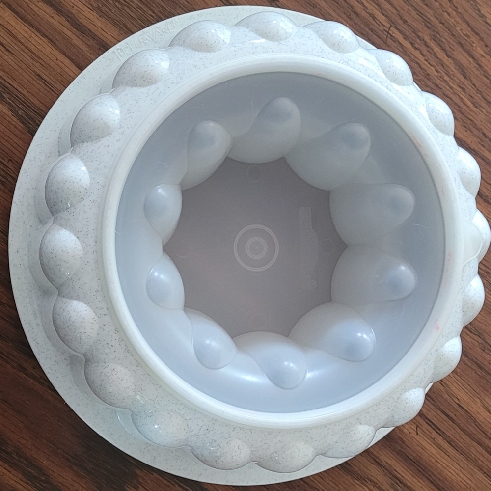 Tupperware JELLO Mold - Picture 3 of 8